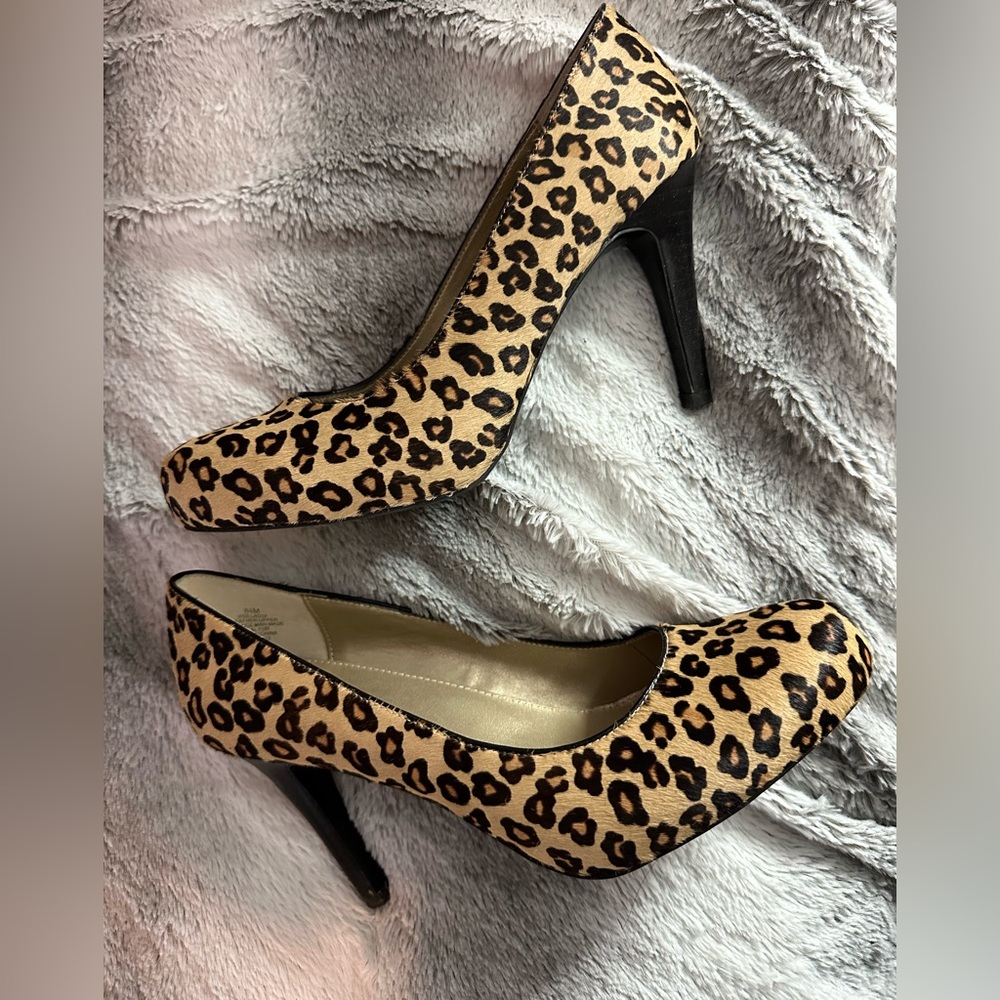 Bandolino Leopard Print Heals